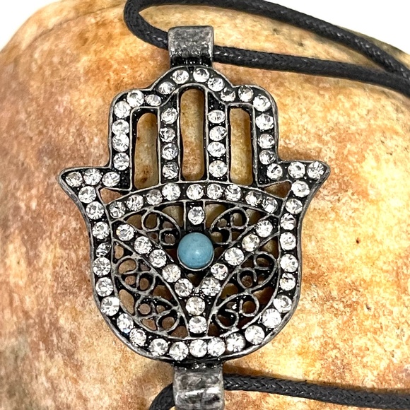 Hamsa Hand Bracelt. - Picture 3 of 6